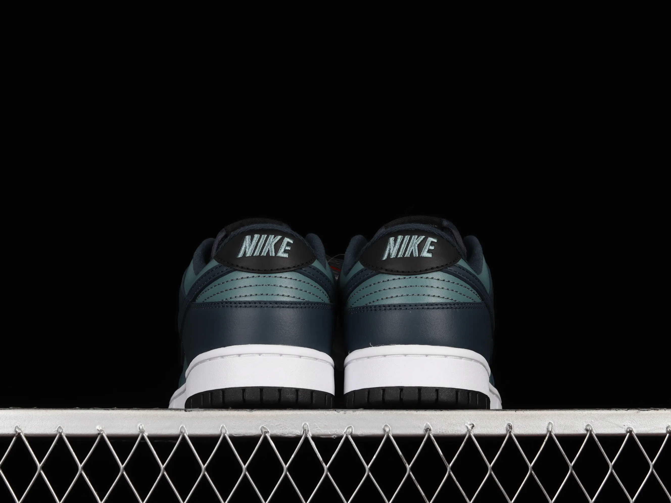 All categories Nk SB Dunk Series Nk SB Dunk Low low-top sneakers #ZG version Nk Dunk Low dark blue dark green SB low-top sports and leisure sneakers DR9705-300